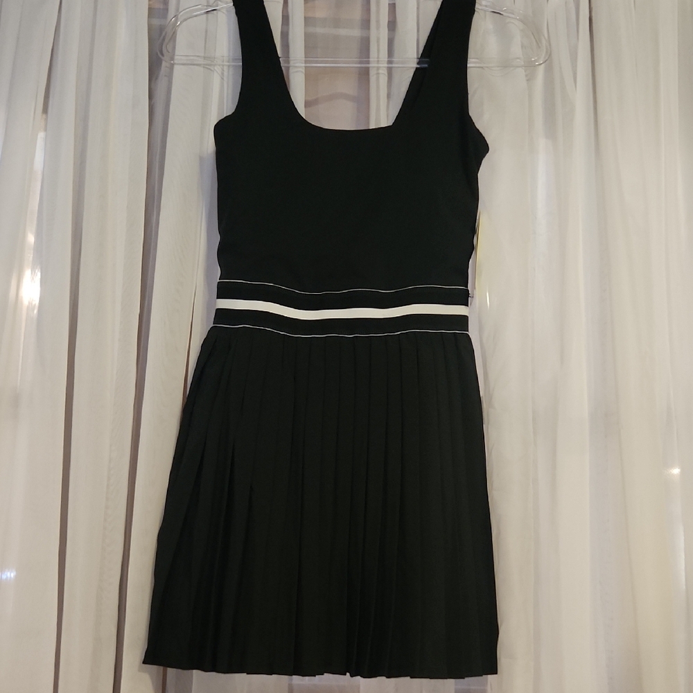 Elegant Black Pleated tennis workout clothes